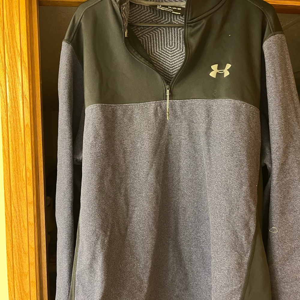 Men’s 2xl Under Armor 1/4 zip long sleeve..